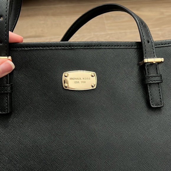 Michael Kors Saffiano Leather Tote Bag - Picture 2 of 11